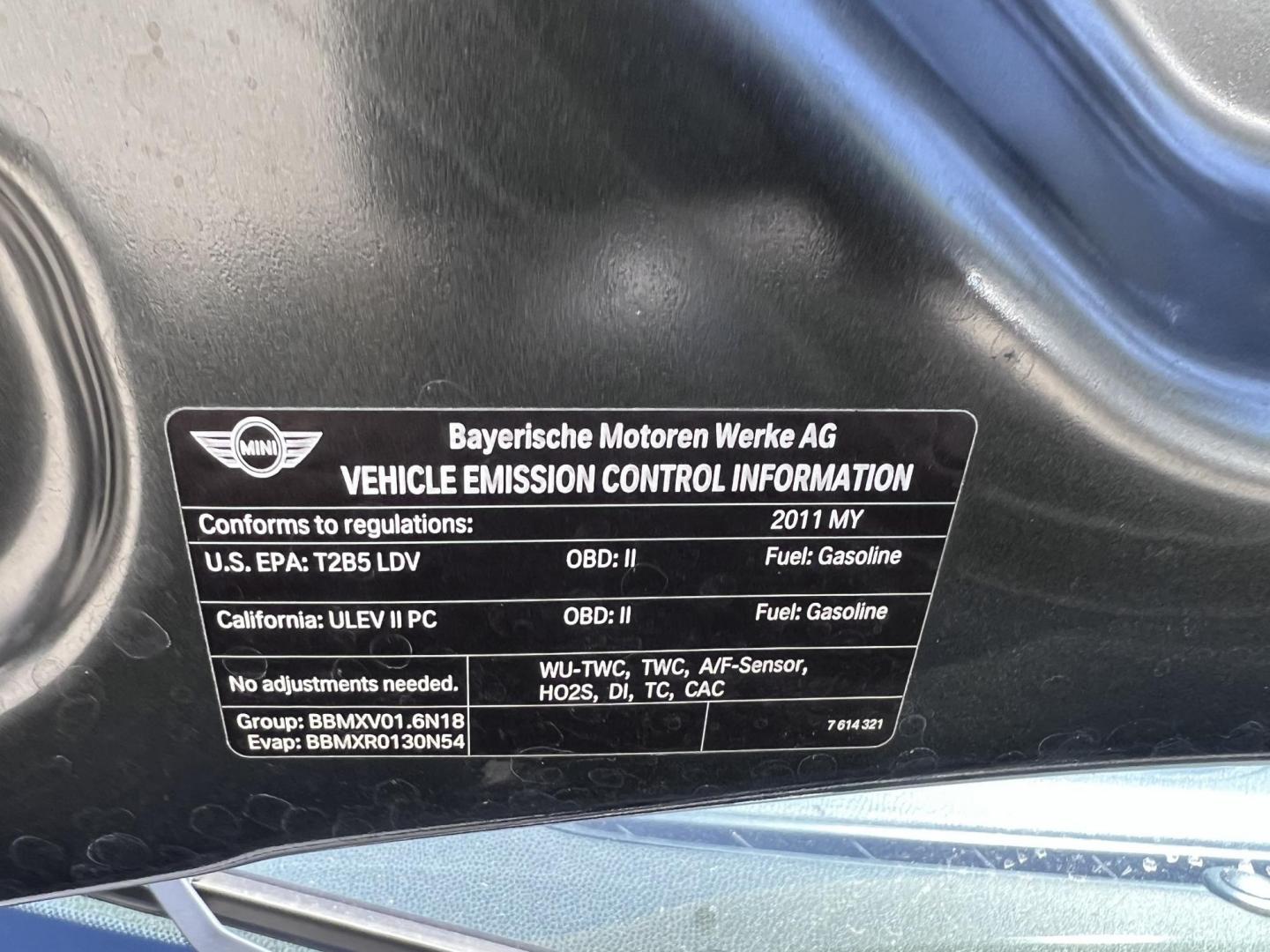 2011 Mineral Gray Metallic /Black Mini Clubman S (WMWZG3C51BT) with an 1.6L L4 DOHC 16V TURBO engine, Maual transmission, located at 30 S. Berkeley Avenue, Pasadena, CA, 91107, (626) 248-7567, 34.145447, -118.109398 - Photo#33